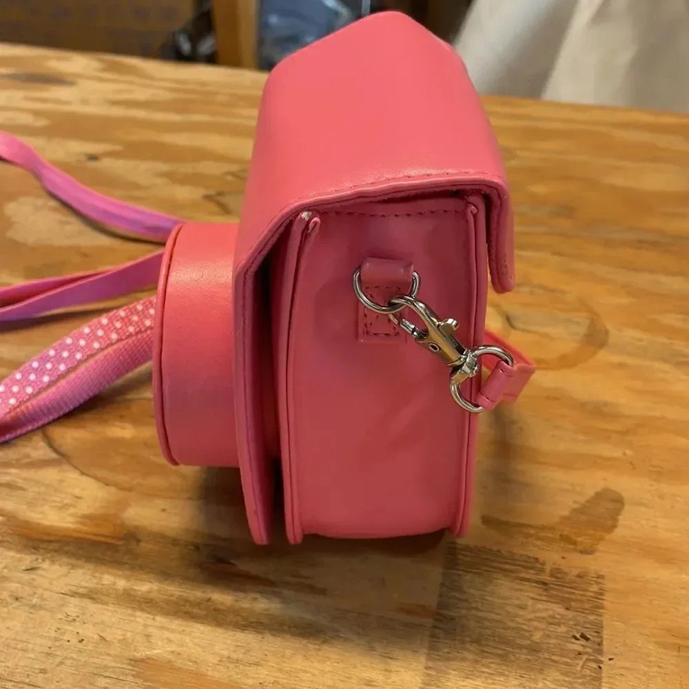 NWOT Instax pink camera. It only comes with the camera and case but no camera - Picture 4 of 9